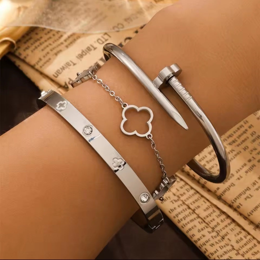 Clou de Clover Bangle - Silver