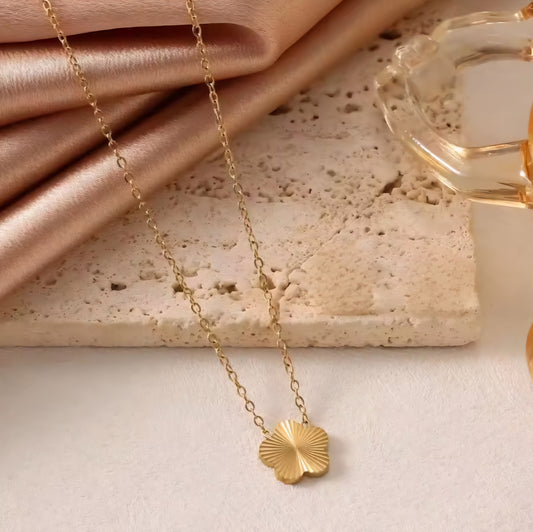 Soleil Clover Pendant Necklace