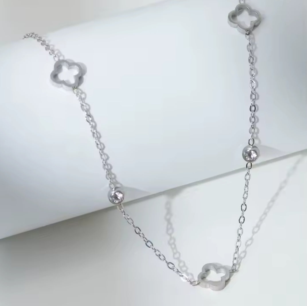 Celeste Clover Necklace - Silver
