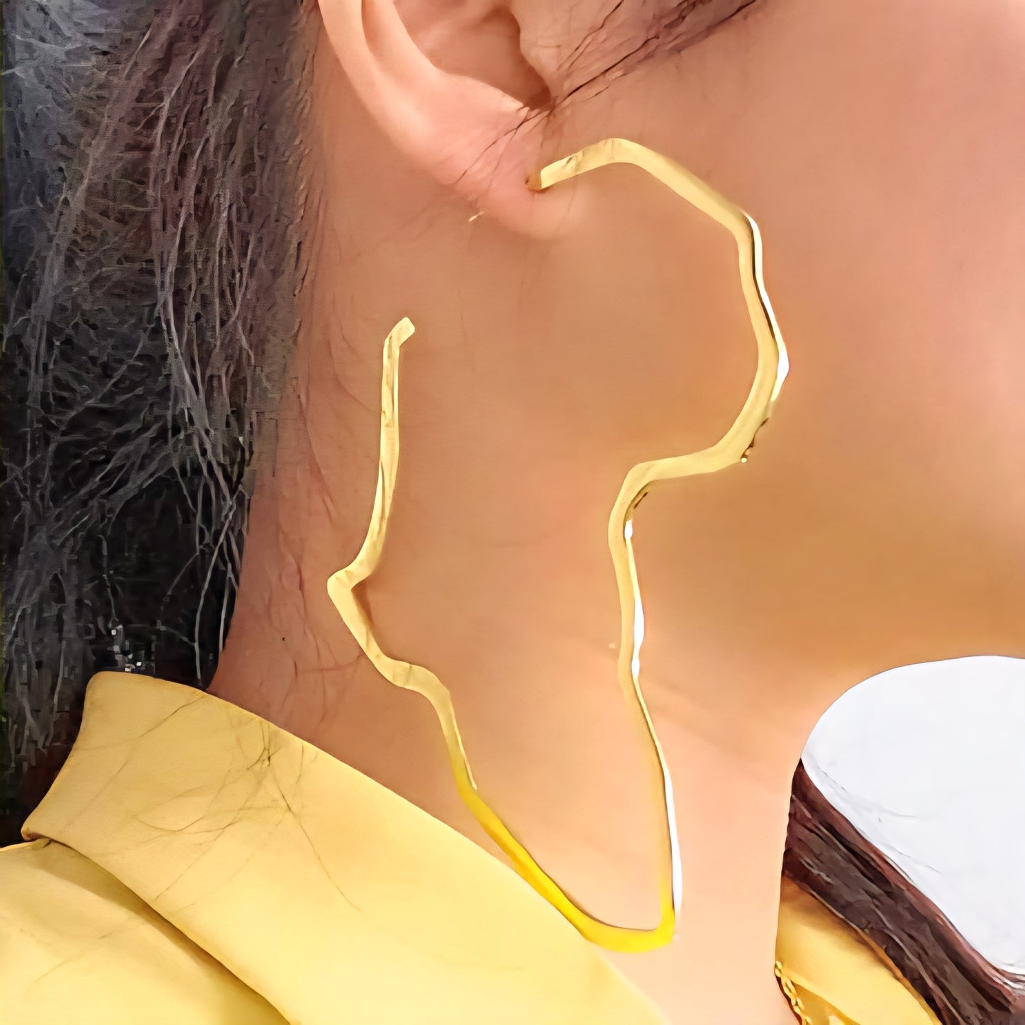Africa Map Hoop Earrings - Gold