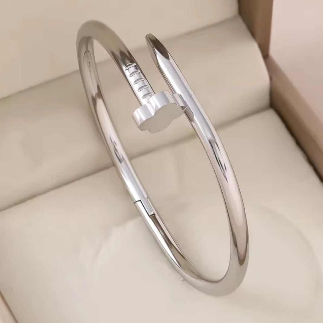 Clou de Clover Bangle - Silver