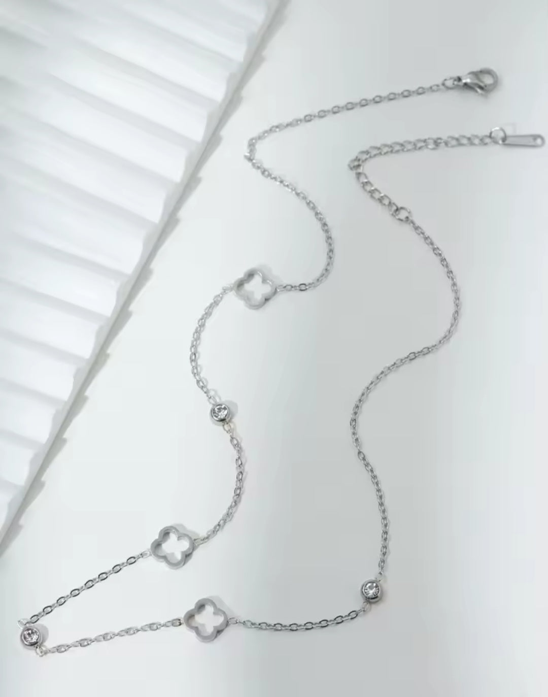 Celeste Clover Necklace - Silver
