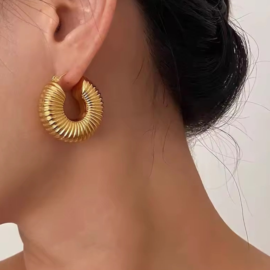 Solara Ribbed Hoops